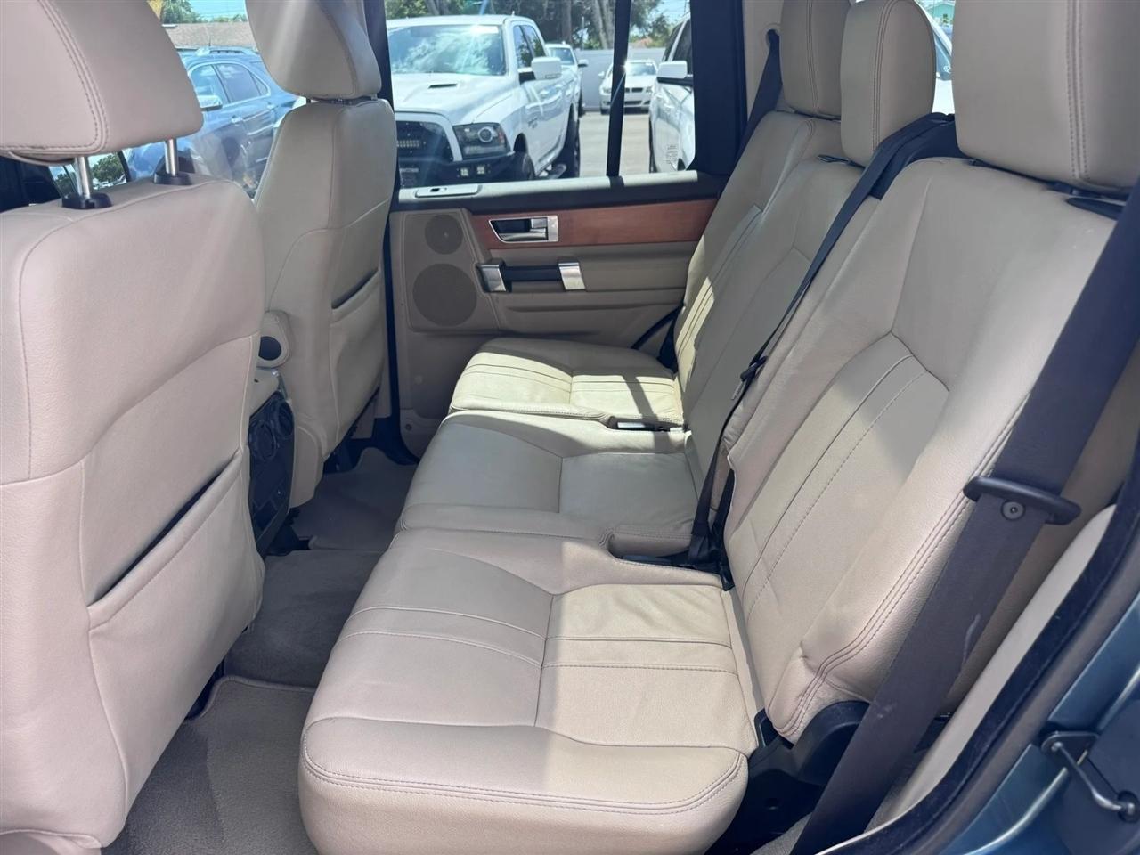 Land Rover LR4 4WD 4dr 2012