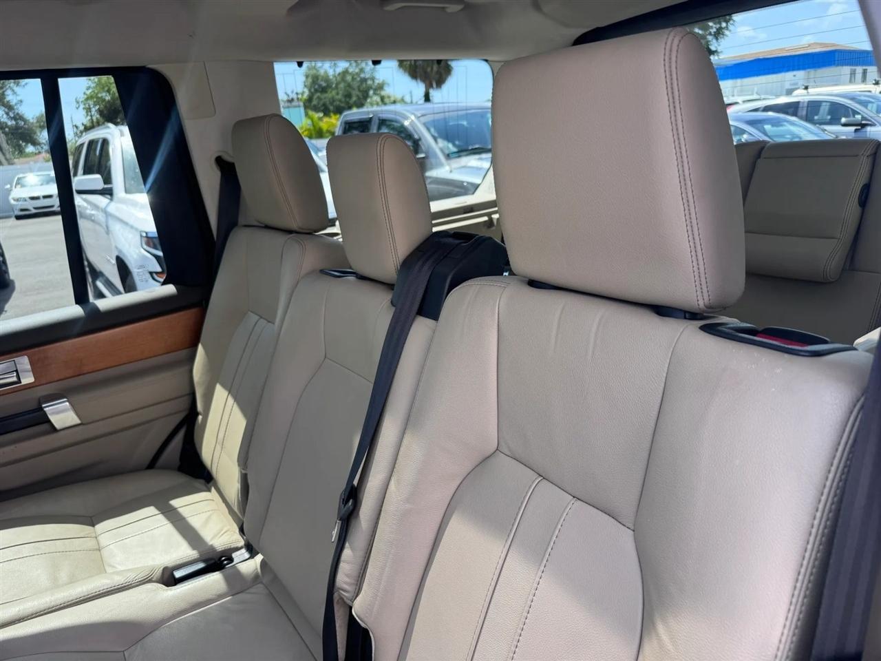 Land Rover LR4 4WD 4dr 2012