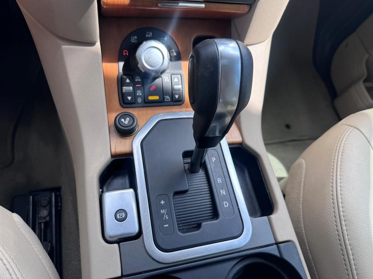 Land Rover LR4 4WD 4dr 2012