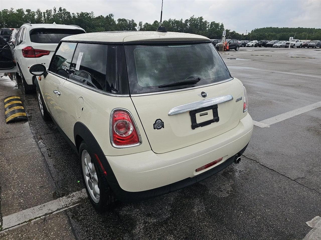 MINI Cooper Hardtop 2dr Cpe 2011