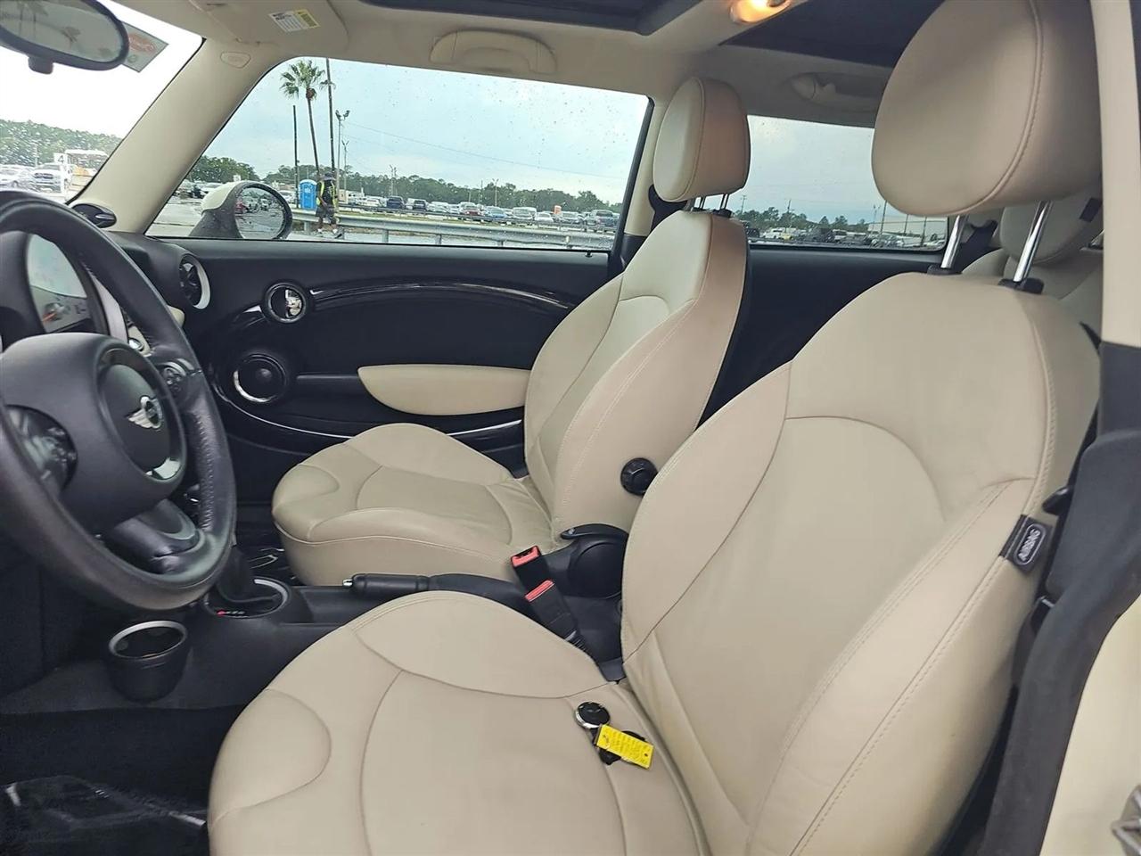 MINI Cooper Hardtop 2dr Cpe 2011