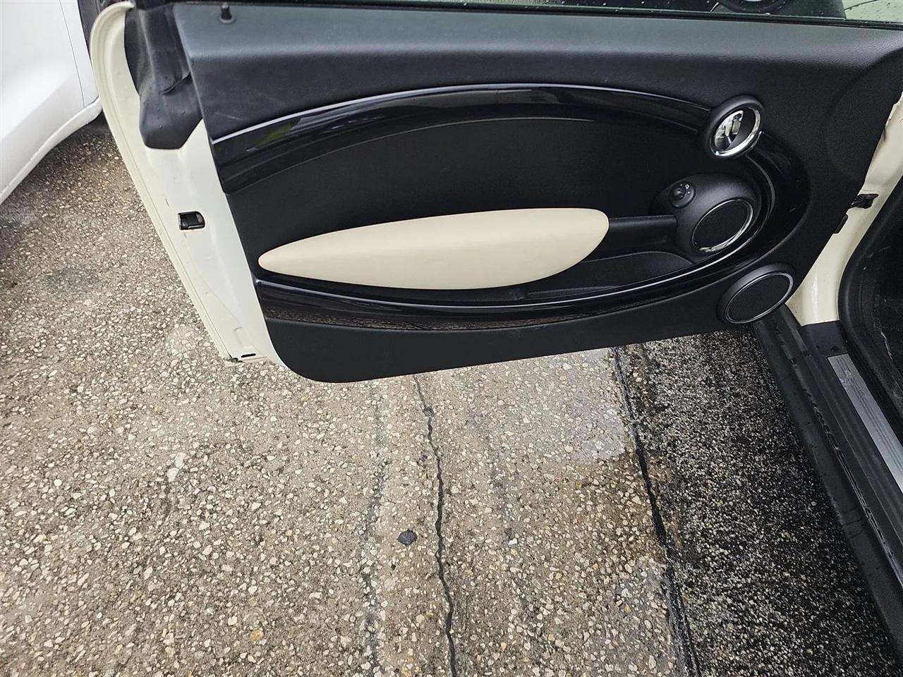 MINI Cooper Hardtop 2dr Cpe 2011