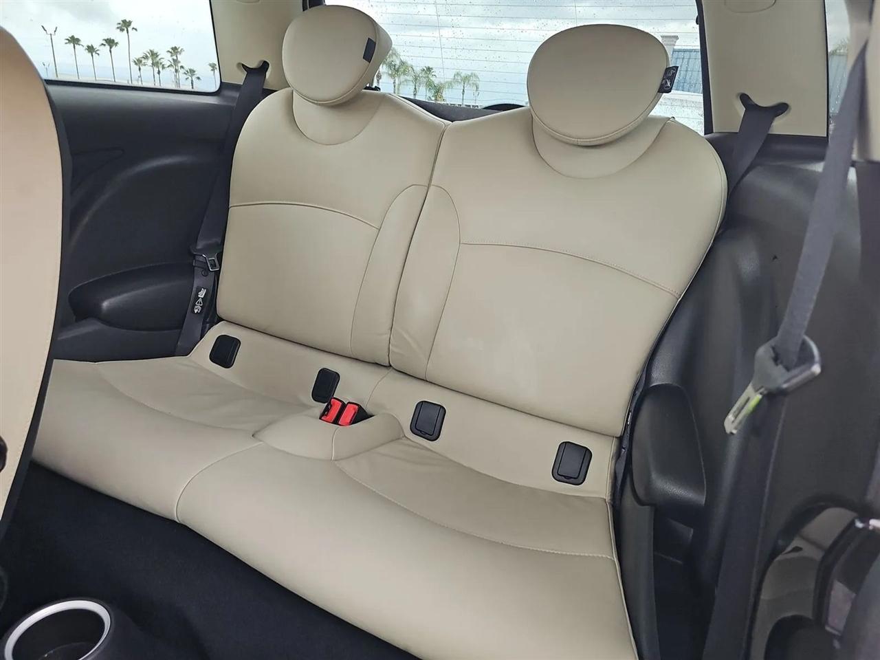 MINI Cooper Hardtop 2dr Cpe 2011
