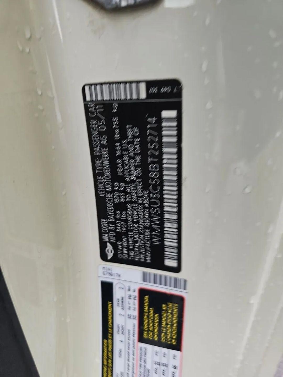 MINI Cooper Hardtop 2dr Cpe 2011