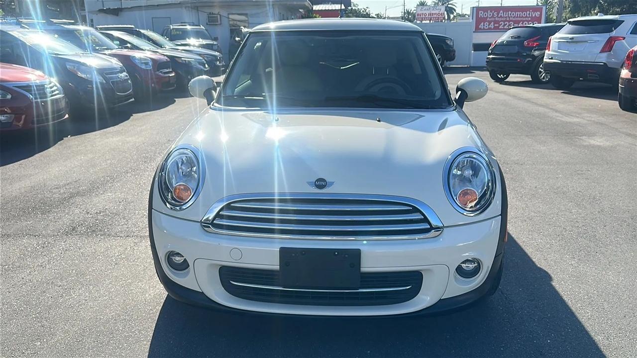 MINI Cooper Hardtop 2dr Cpe 2011