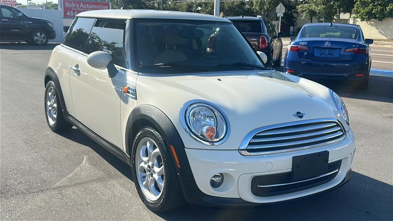 MINI Cooper Hardtop 2dr Cpe 2011