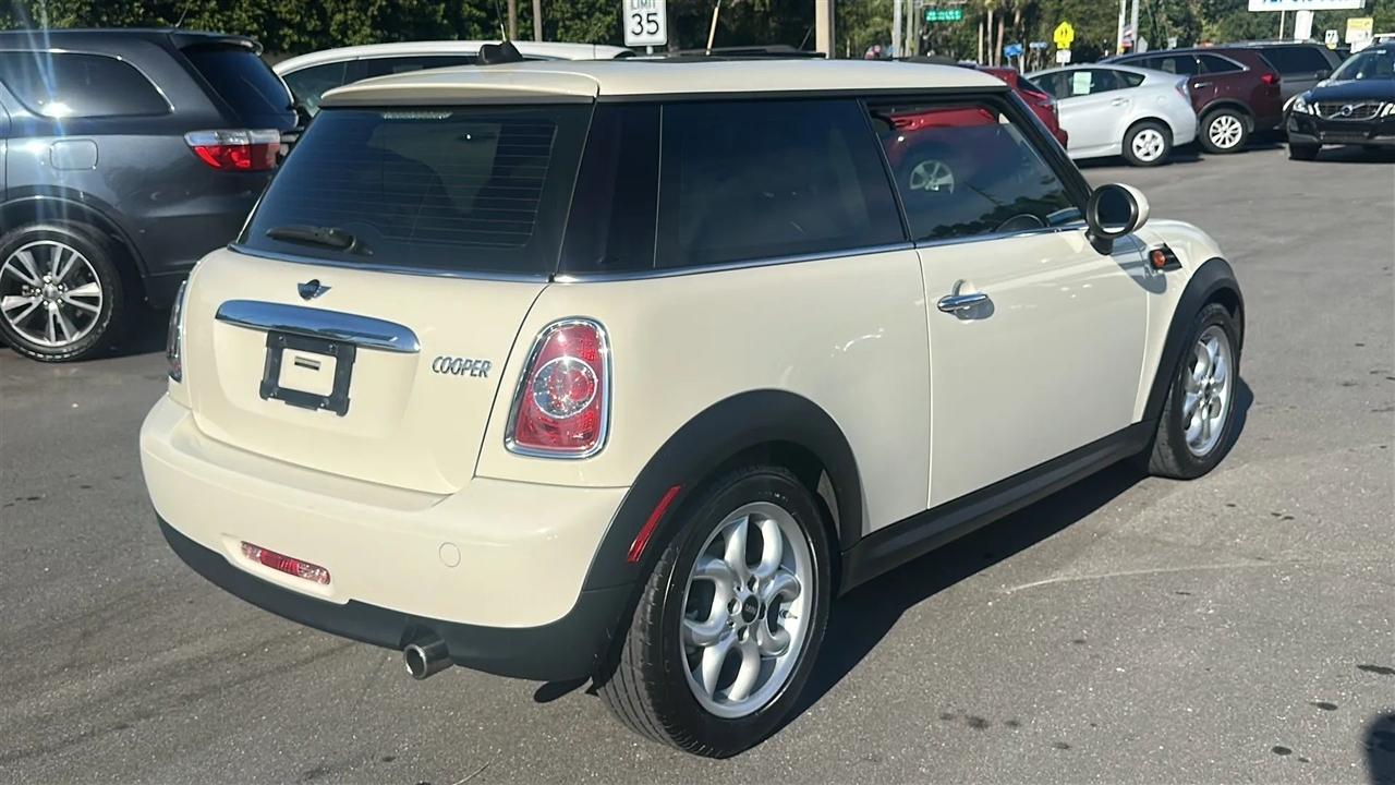 MINI Cooper Hardtop 2dr Cpe 2011