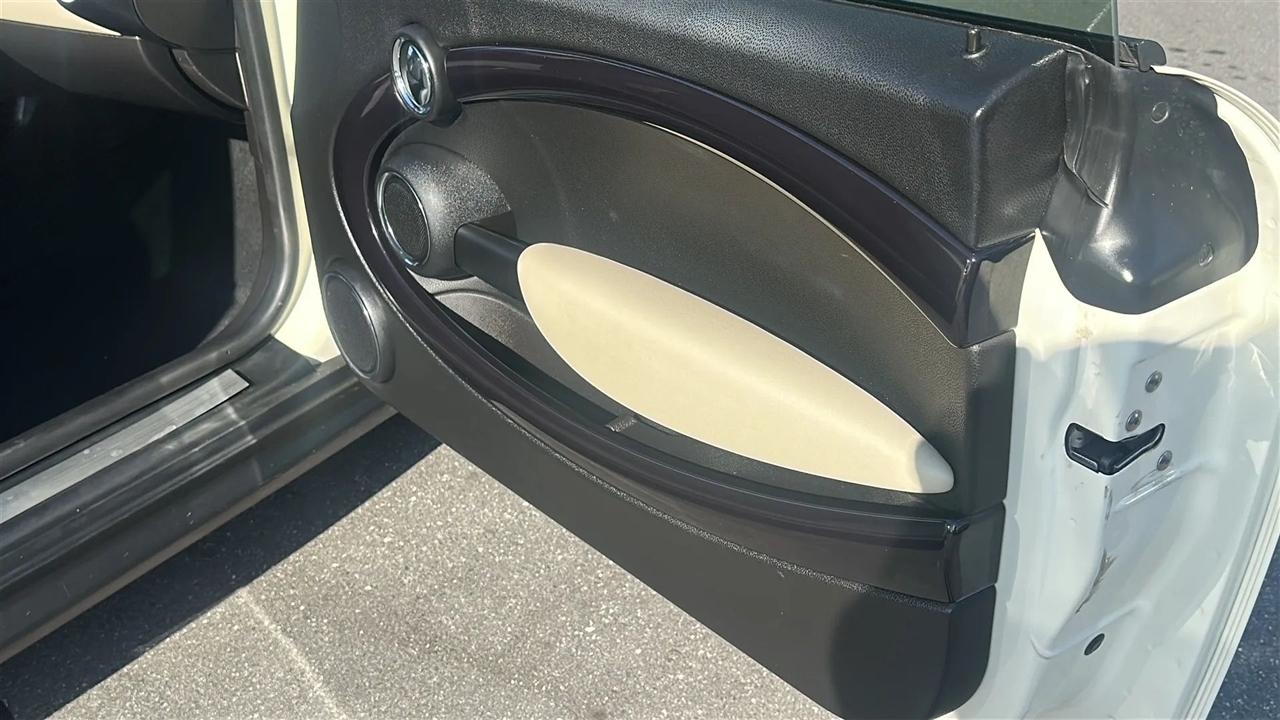 MINI Cooper Hardtop 2dr Cpe 2011