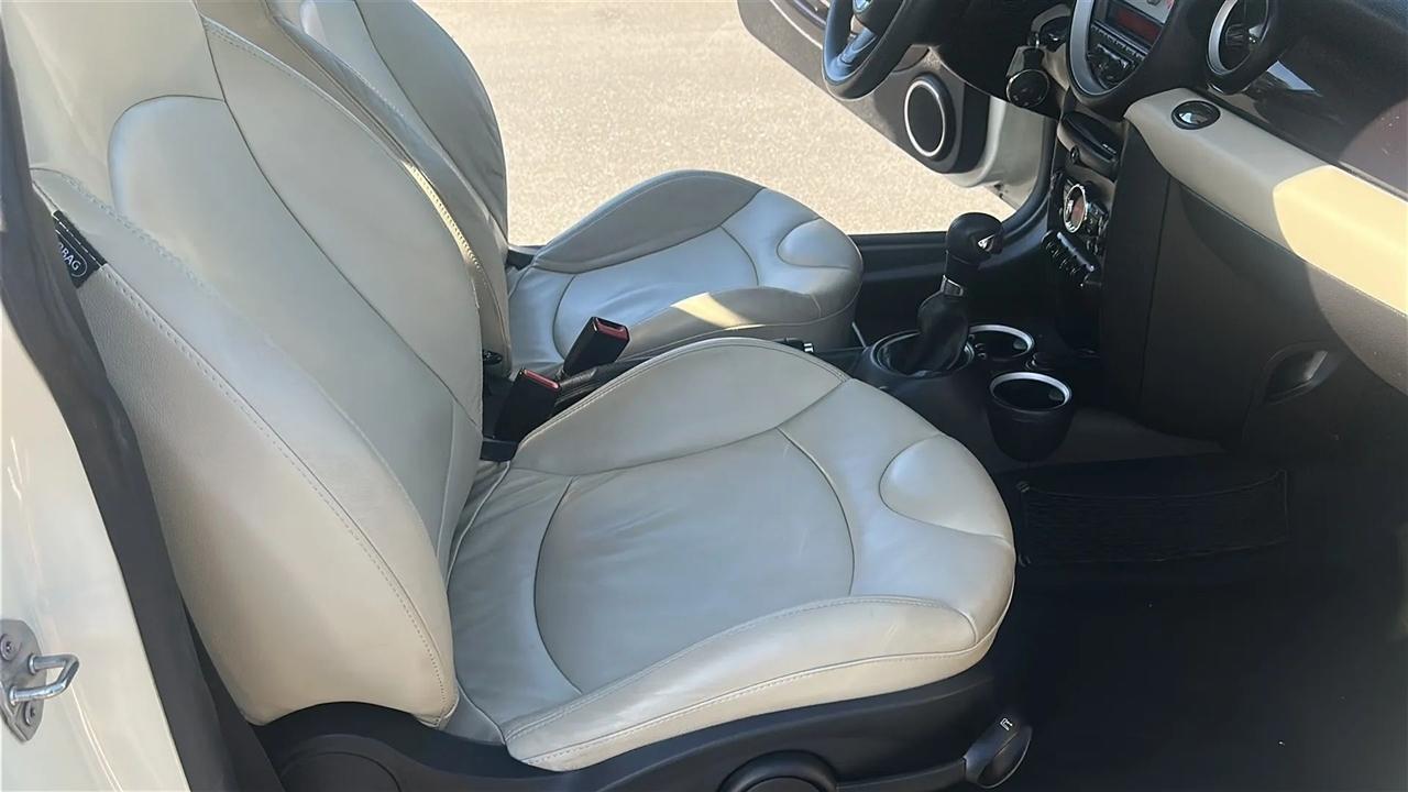 MINI Cooper Hardtop 2dr Cpe 2011