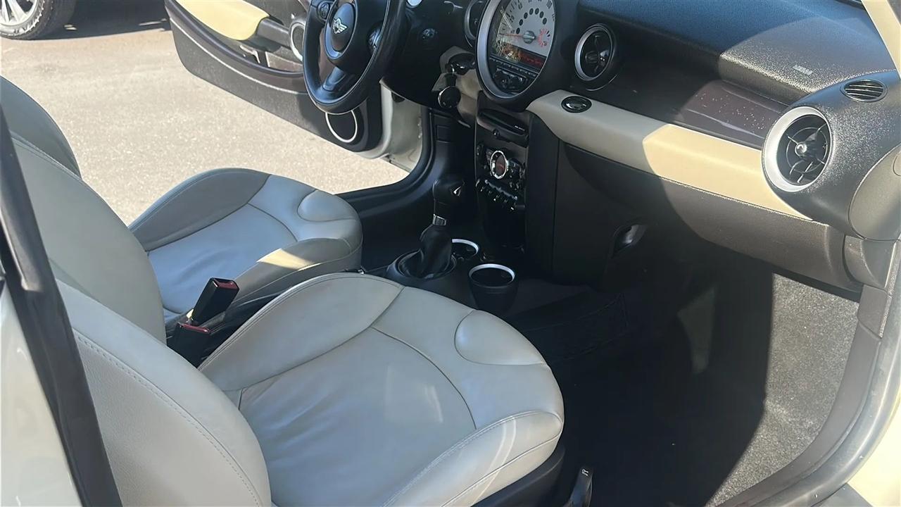 MINI Cooper Hardtop 2dr Cpe 2011