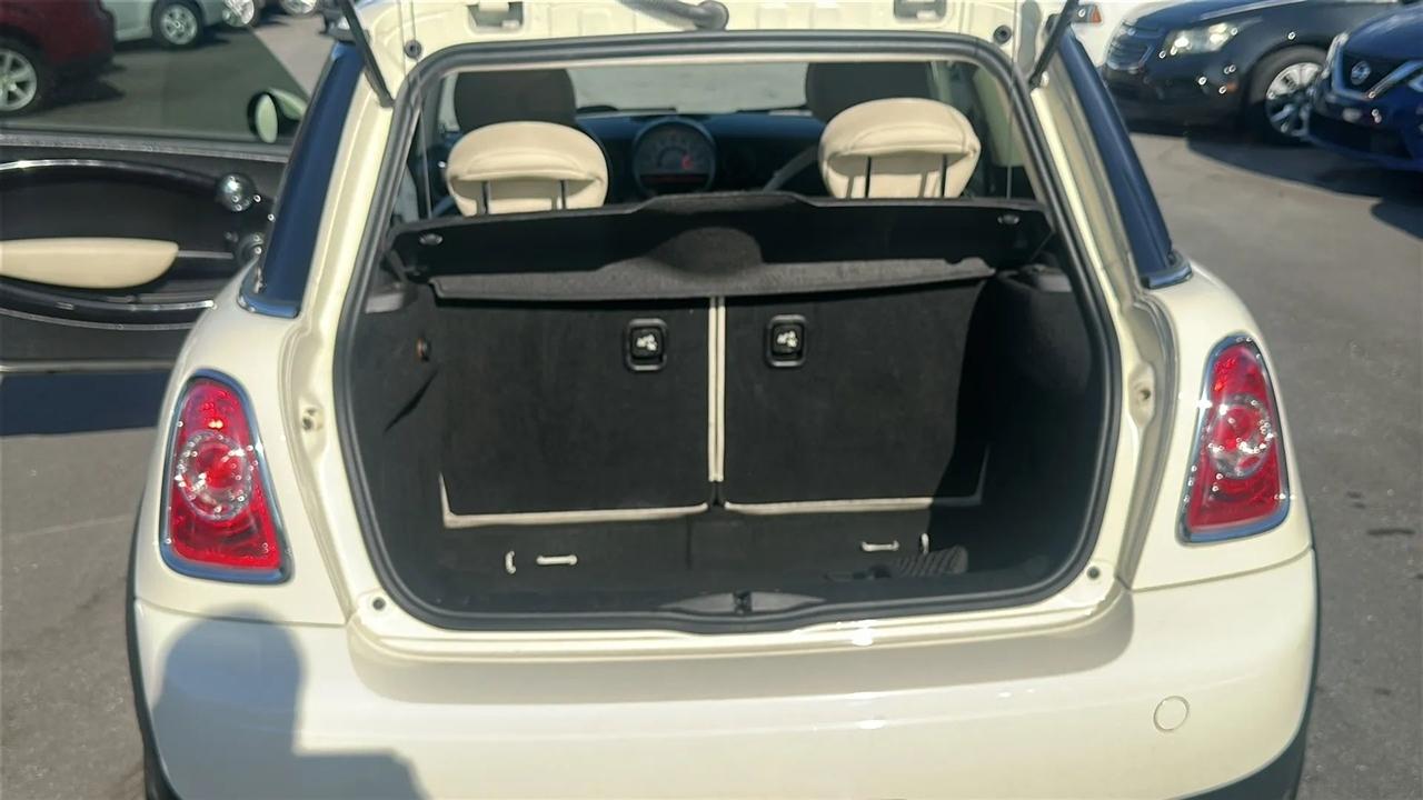 MINI Cooper Hardtop 2dr Cpe 2011