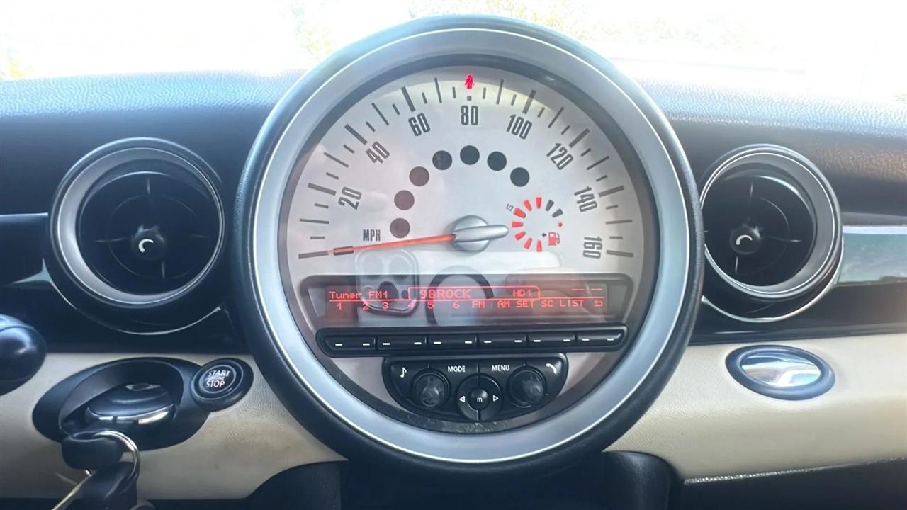 MINI Cooper Hardtop 2dr Cpe 2011