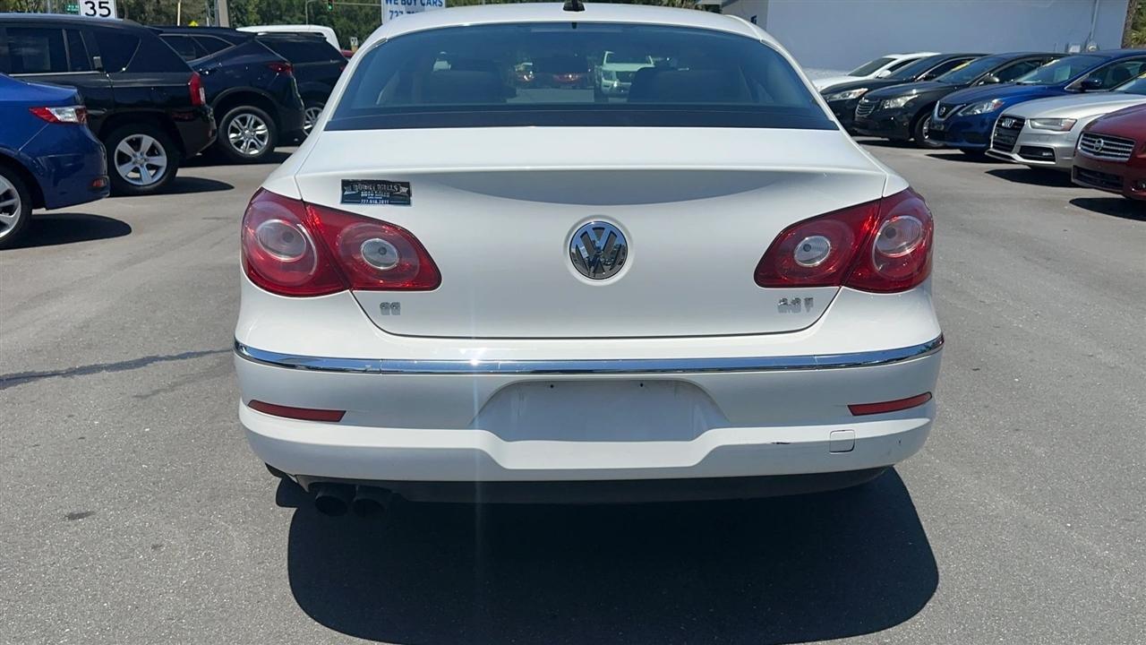 Volkswagen CC 4dr Sdn Lux PZEV 2011
