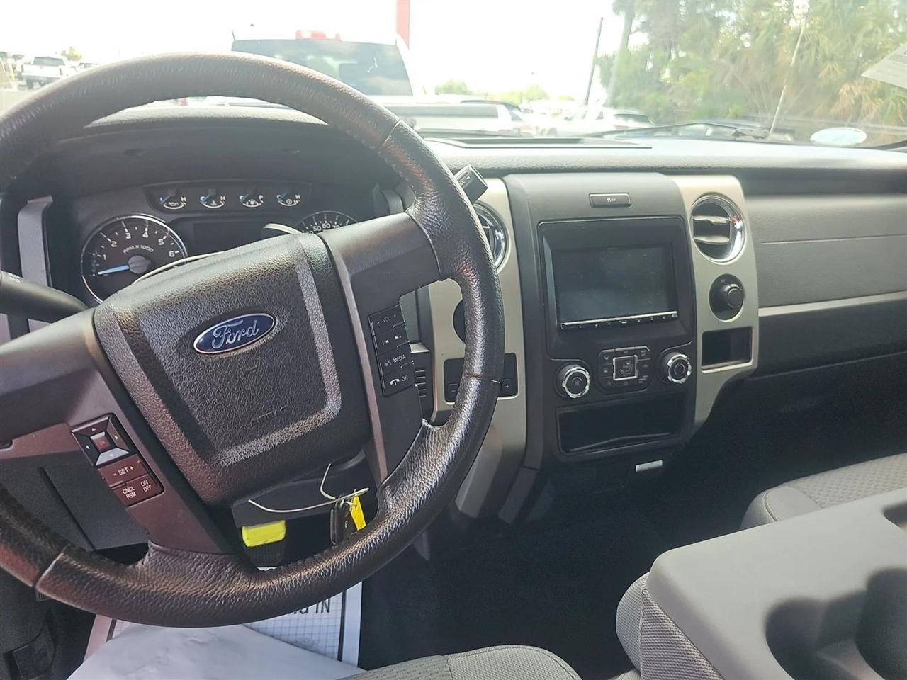 Ford F-150 2WD SuperCrew 145" King Ranch 2014
