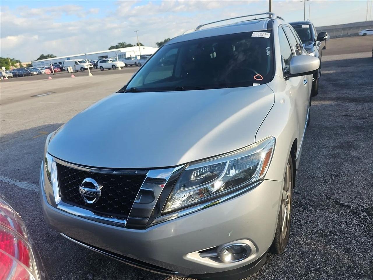 Nissan Pathfinder 2WD 4dr Platinum 2015