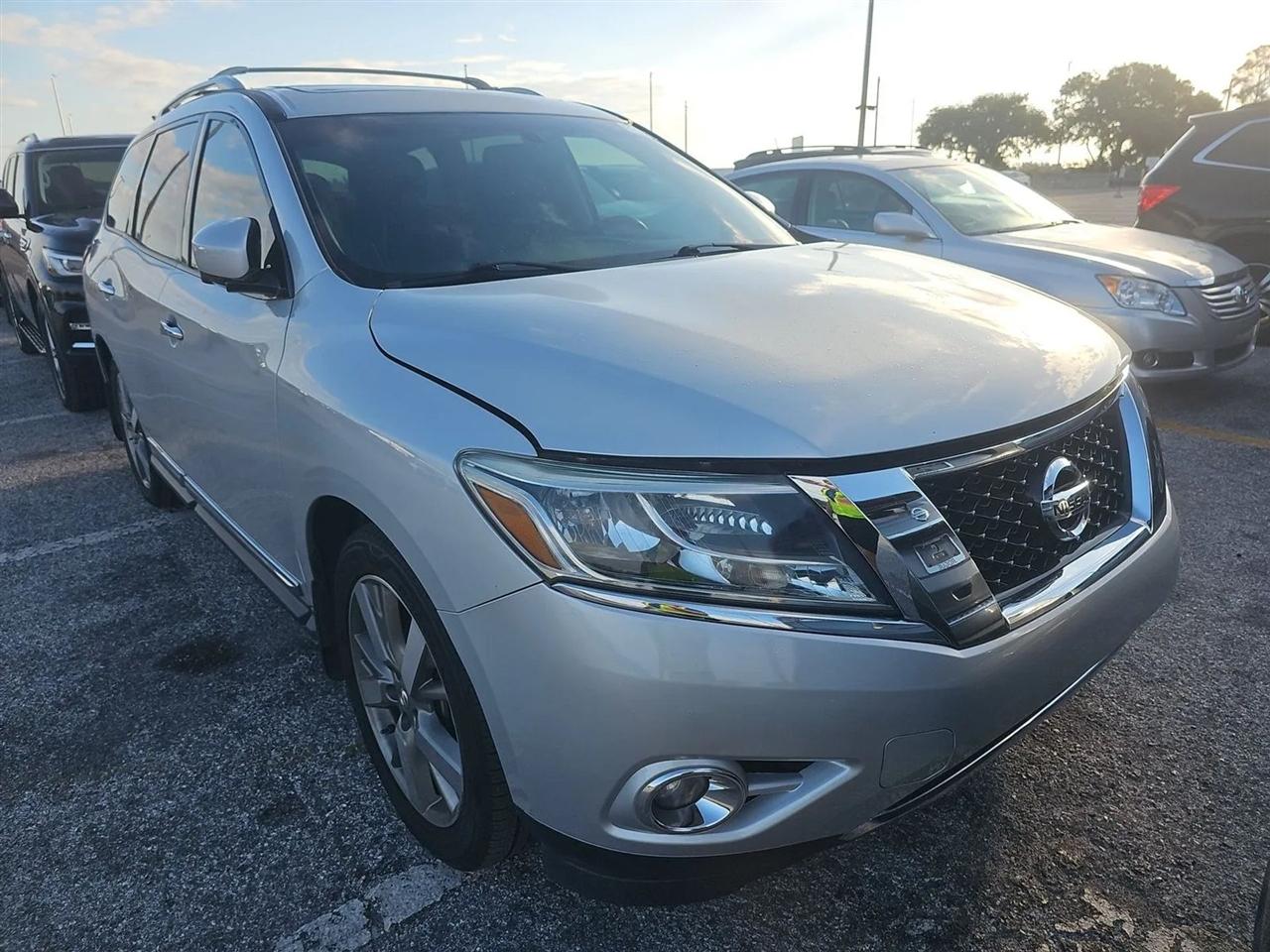 Nissan Pathfinder 2WD 4dr Platinum 2015