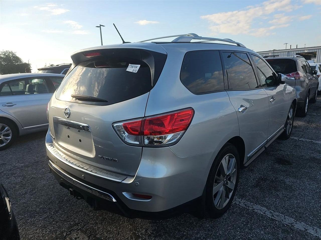 Nissan Pathfinder 2WD 4dr Platinum 2015