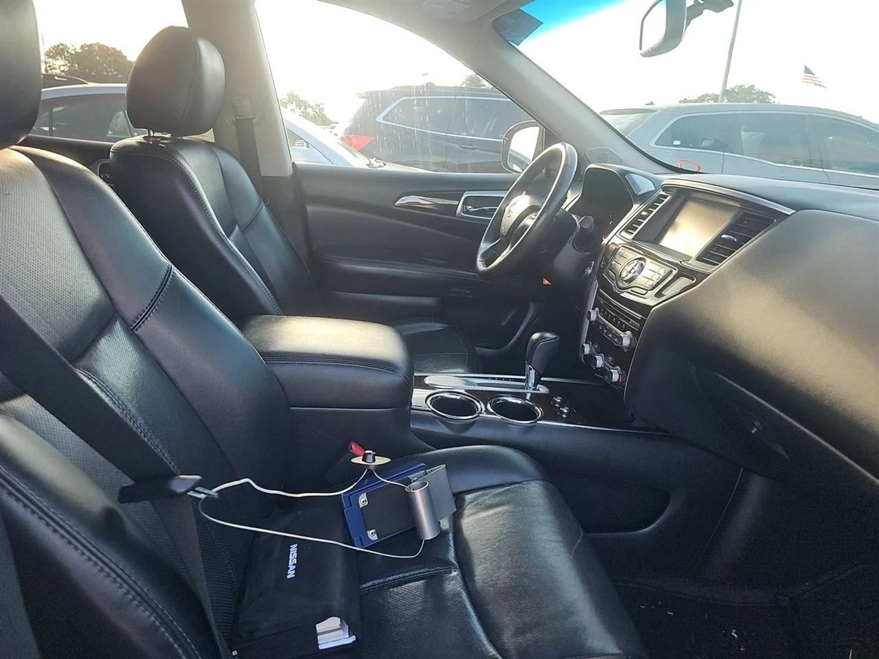 Nissan Pathfinder 2WD 4dr Platinum 2015