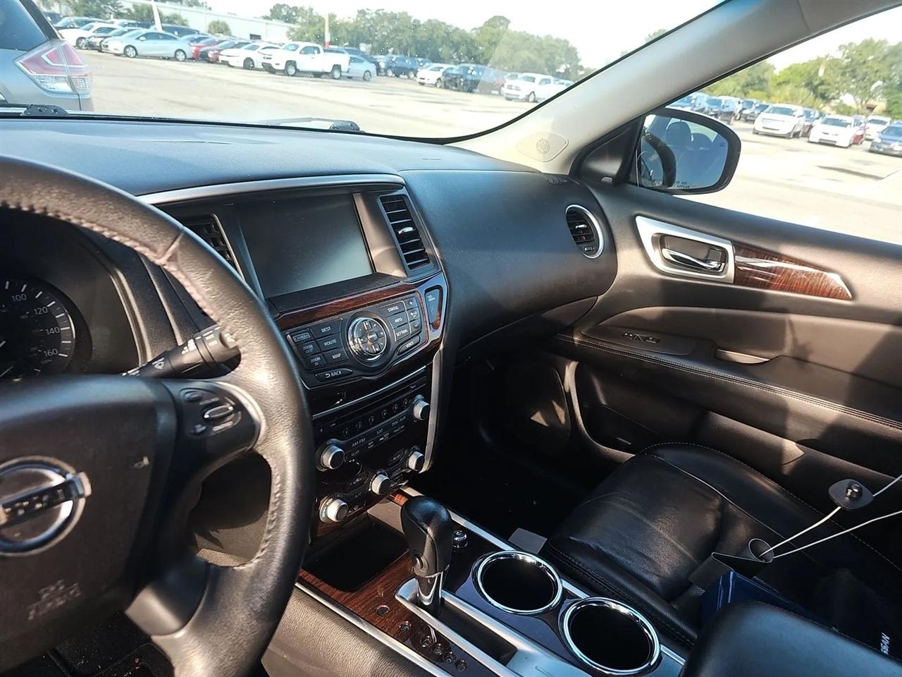 Nissan Pathfinder 2WD 4dr Platinum 2015