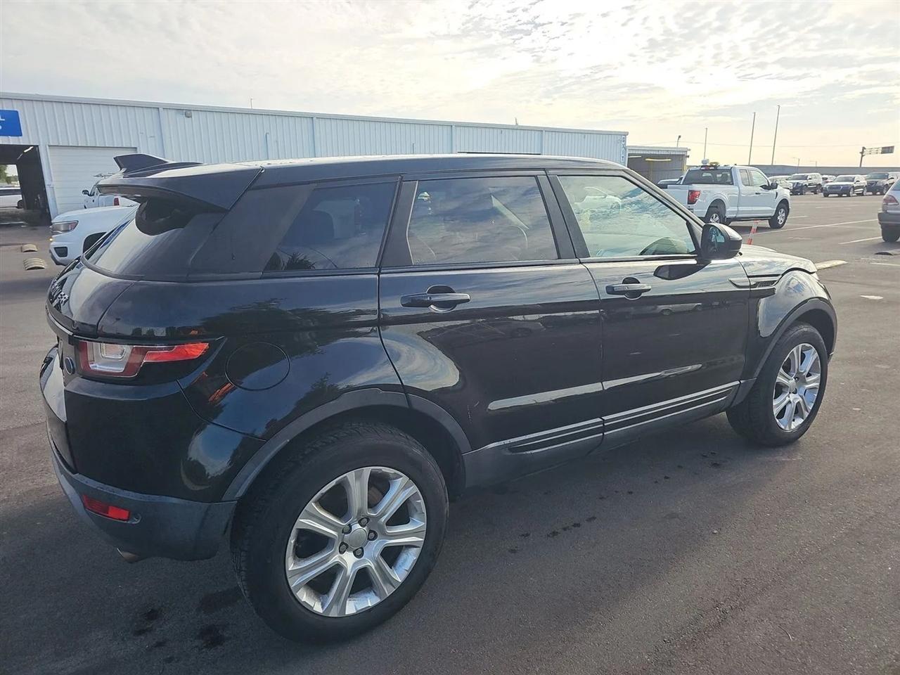 Land Rover Range Rover Evoque 5 Door SE 2017