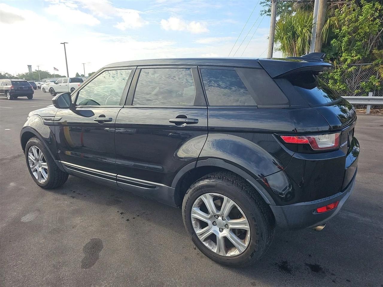Land Rover Range Rover Evoque 5 Door SE 2017
