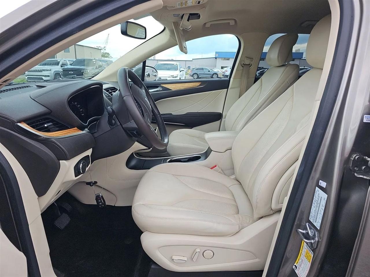 Lincoln MKC FWD 4dr Select 2016