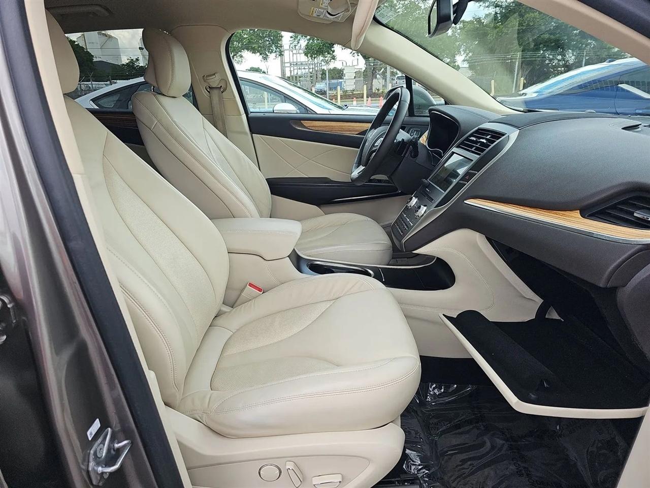 Lincoln MKC FWD 4dr Select 2016