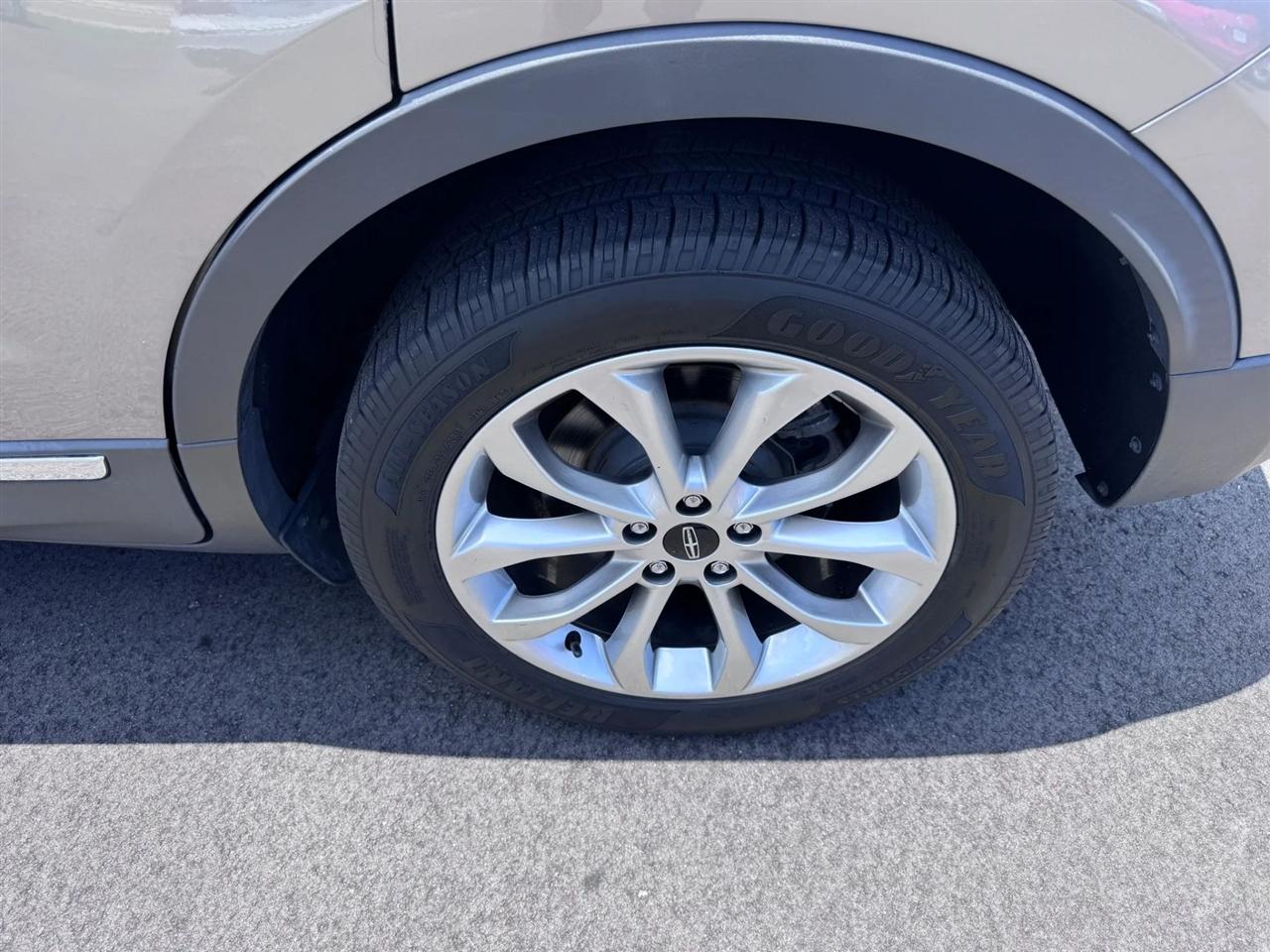 Lincoln MKC FWD 4dr Select 2016