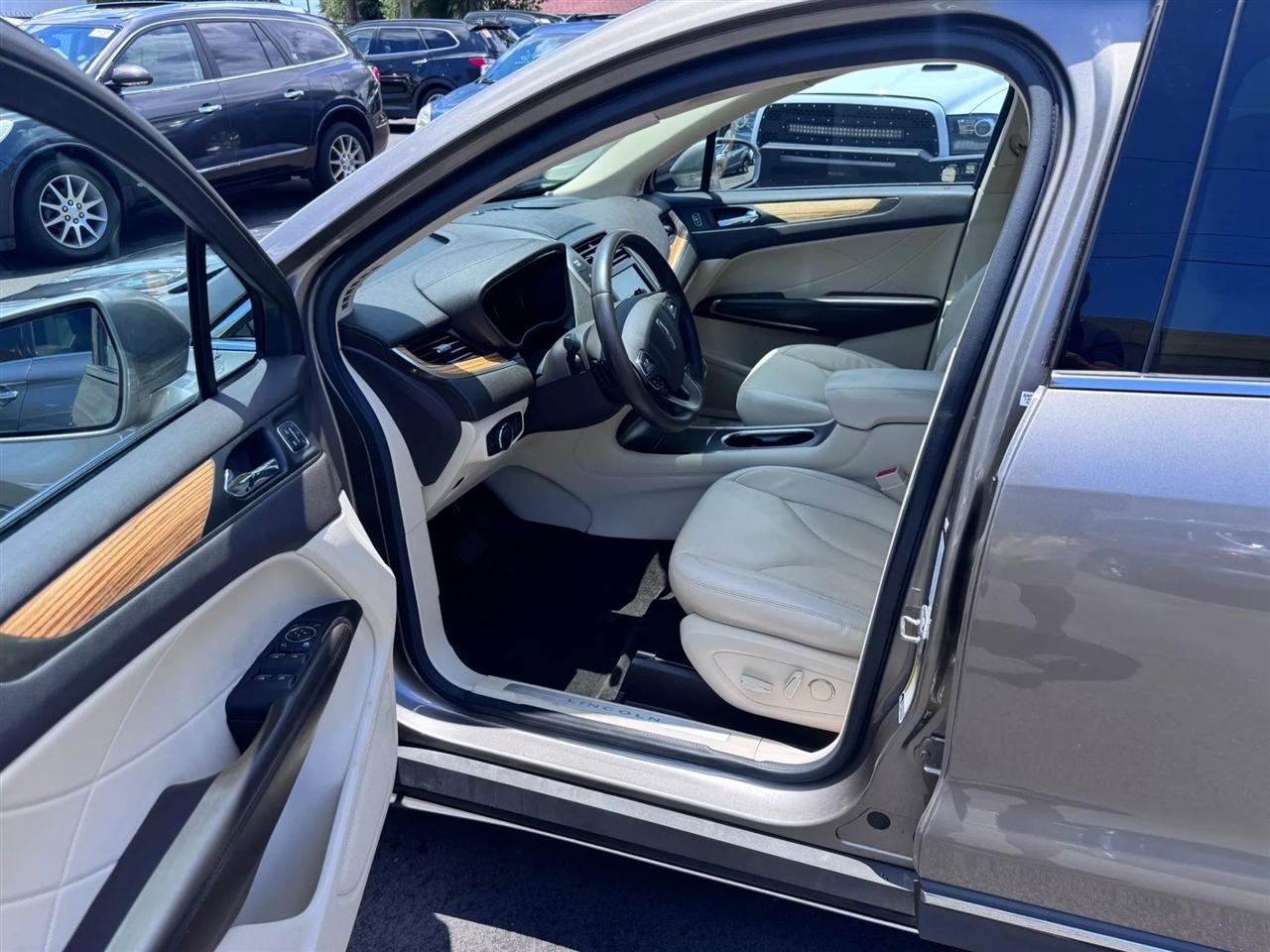 Lincoln MKC FWD 4dr Select 2016