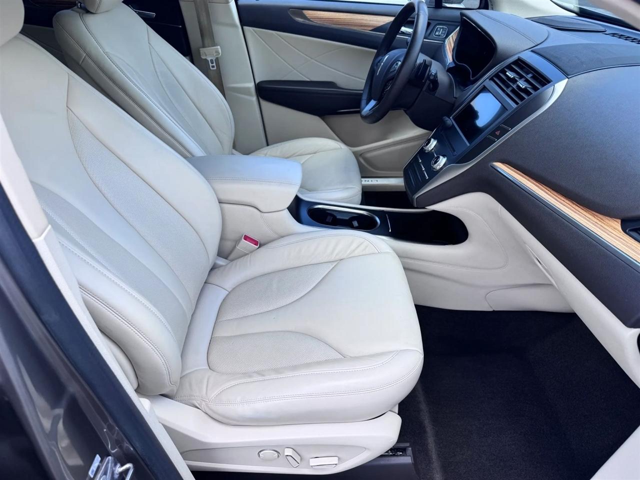 Lincoln MKC FWD 4dr Select 2016