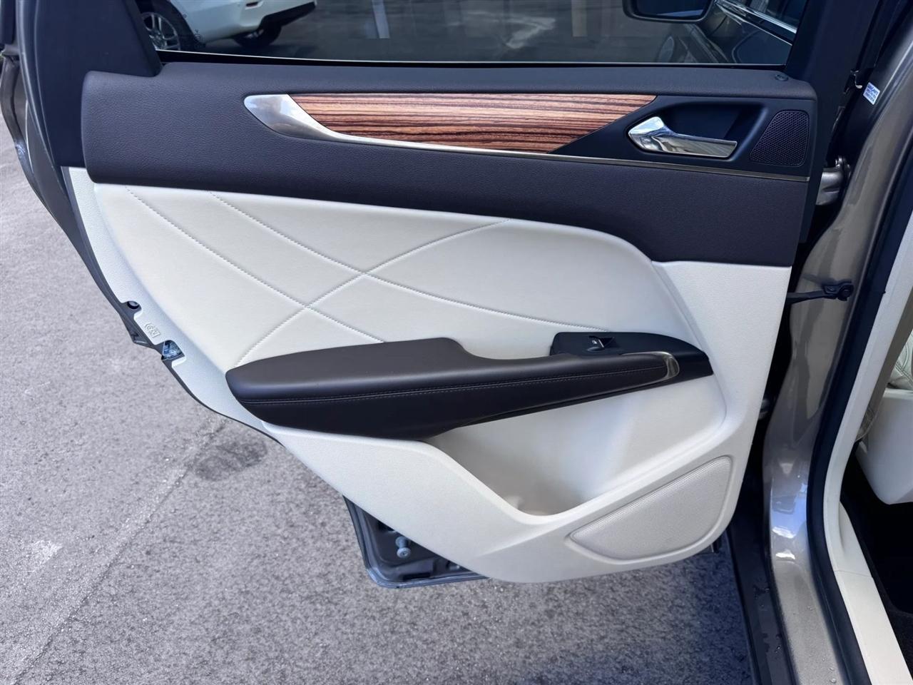 Lincoln MKC FWD 4dr Select 2016