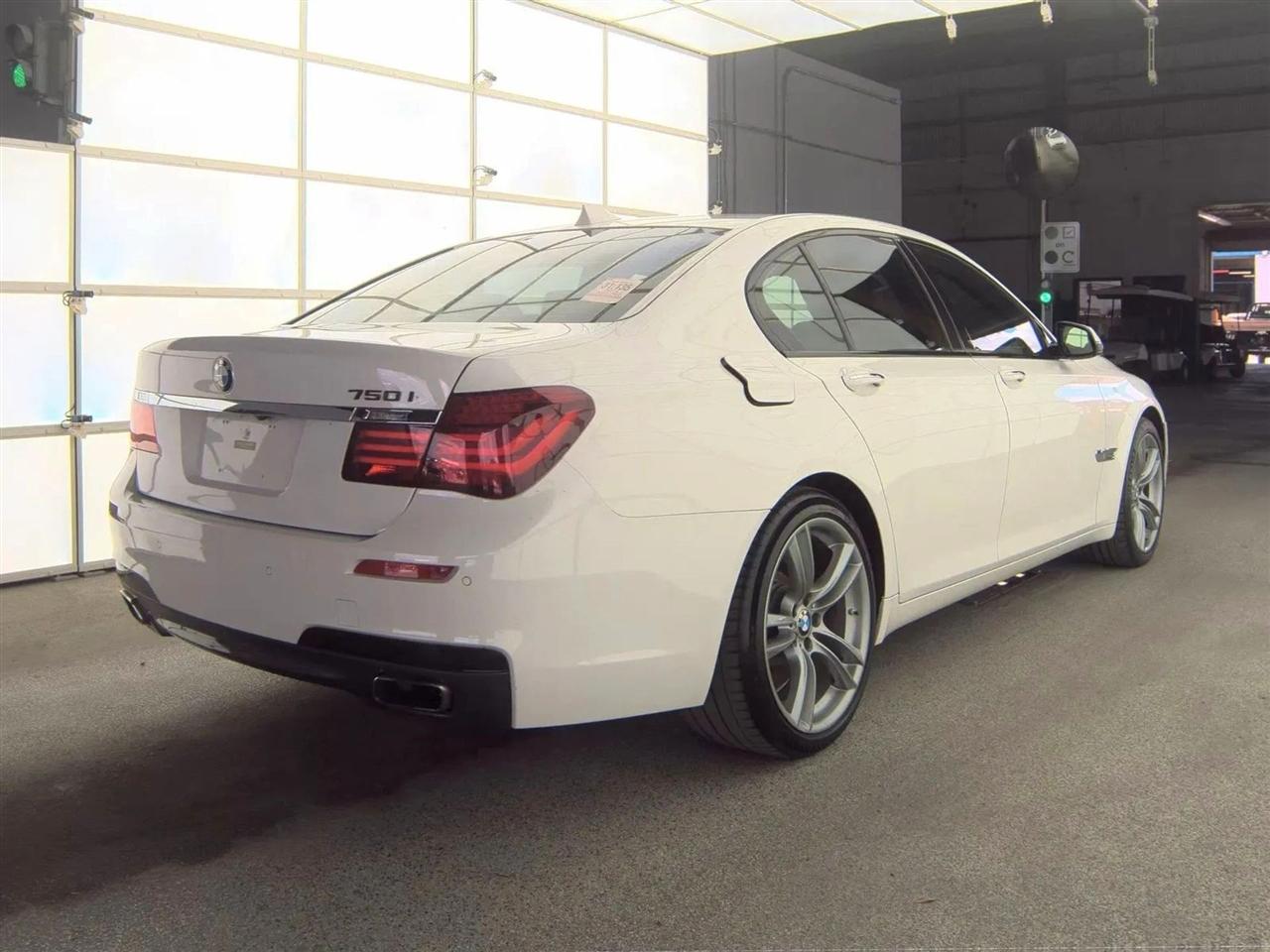 BMW 7 Series 4dr Sdn ALPINA B7 SWB RWD 2015