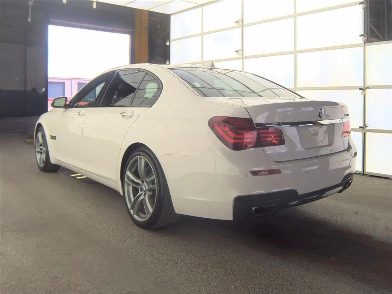 BMW 7 Series 4dr Sdn ALPINA B7 SWB RWD 2015