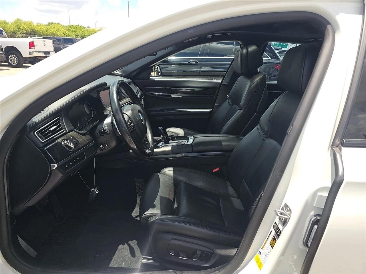BMW 7 Series 4dr Sdn ALPINA B7 SWB RWD 2015