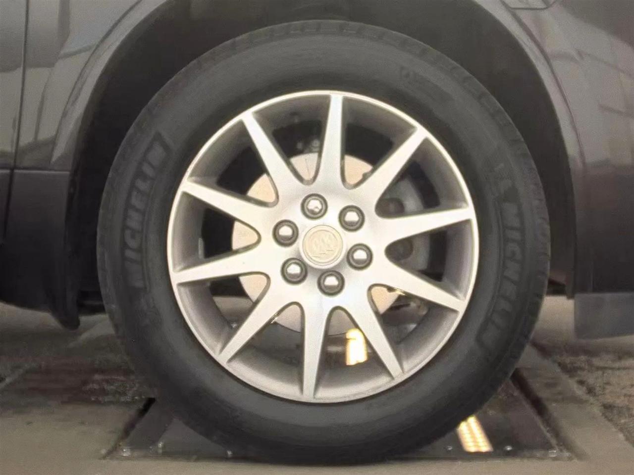 Buick Enclave FWD 4dr Leather 2014