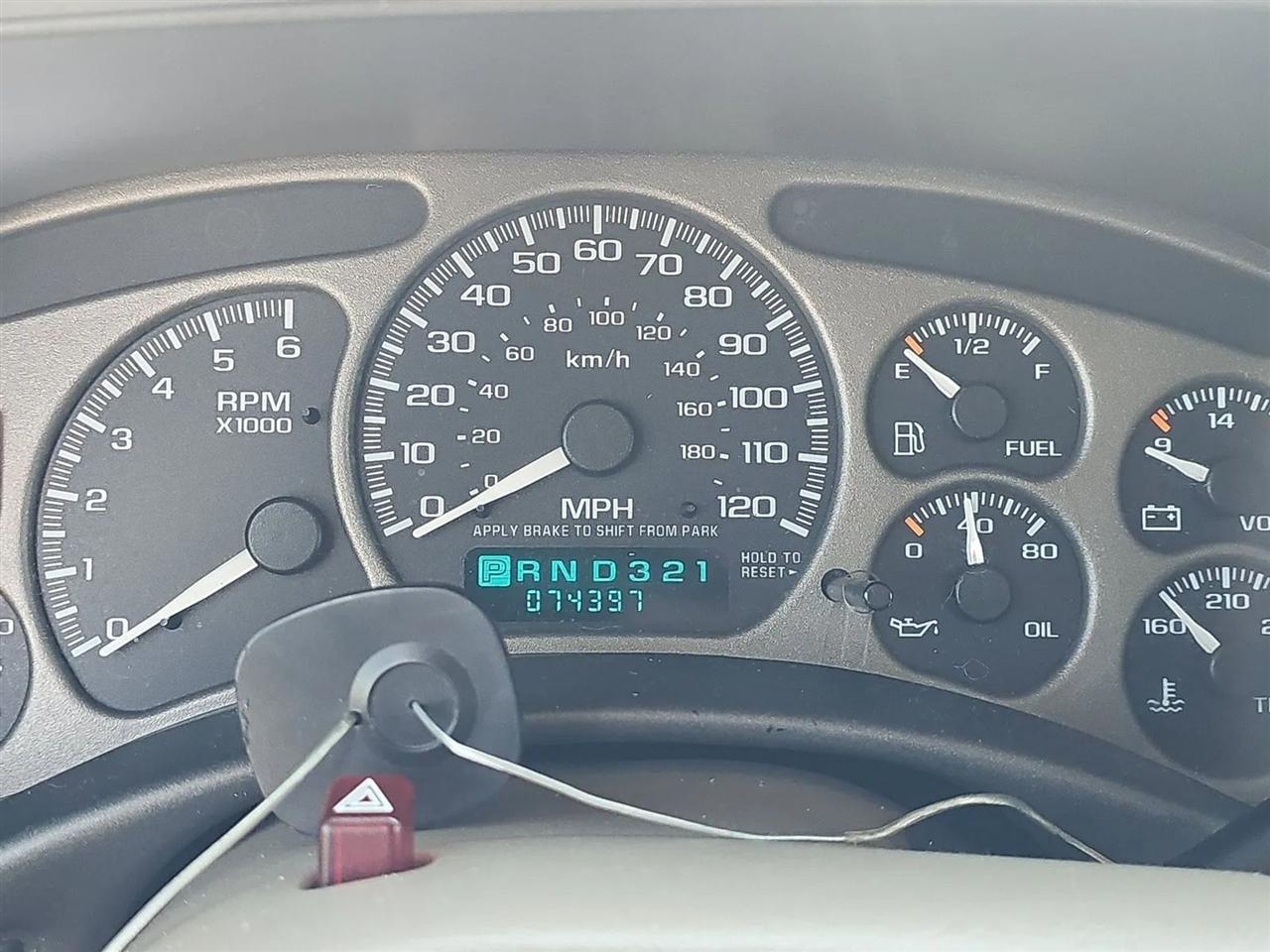 GMC Yukon Denali 4dr AWD 2002