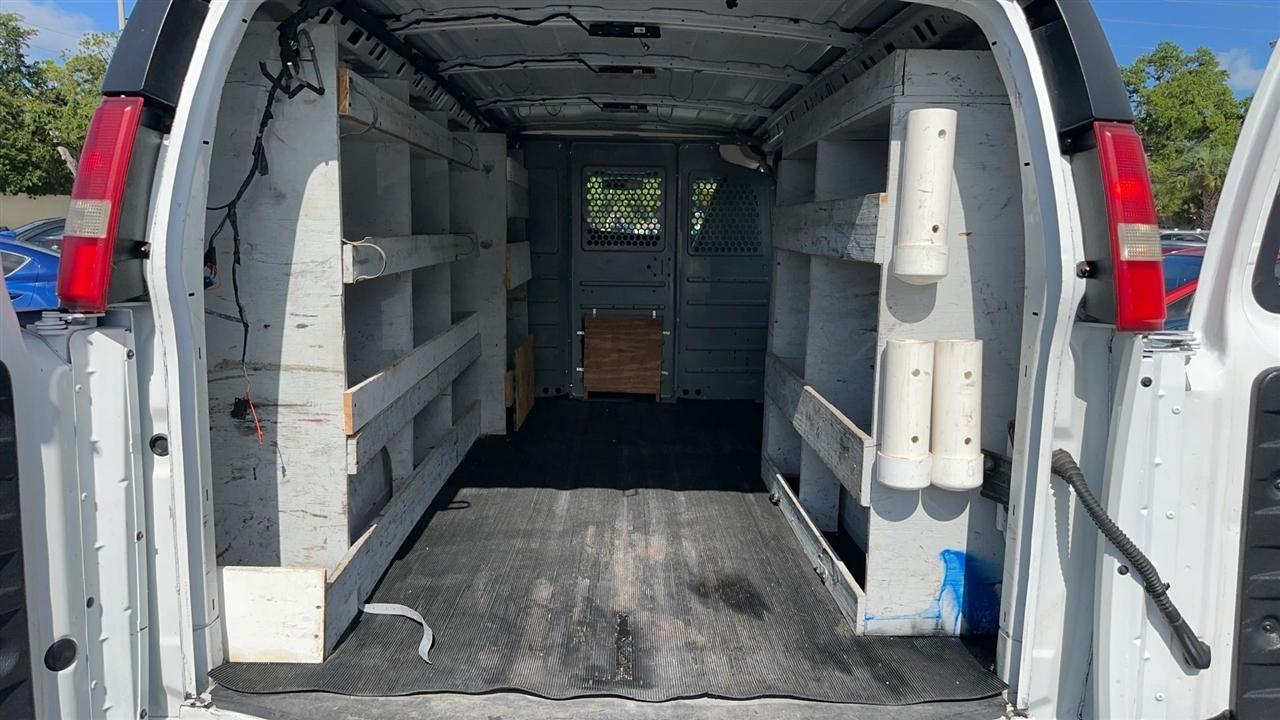 GMC Savana Cargo Van RWD 2500 135" 2016