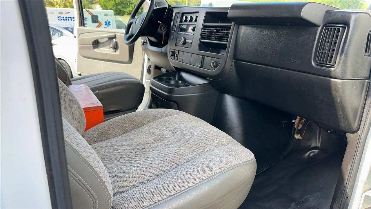 GMC Savana Cargo Van RWD 2500 135" 2016