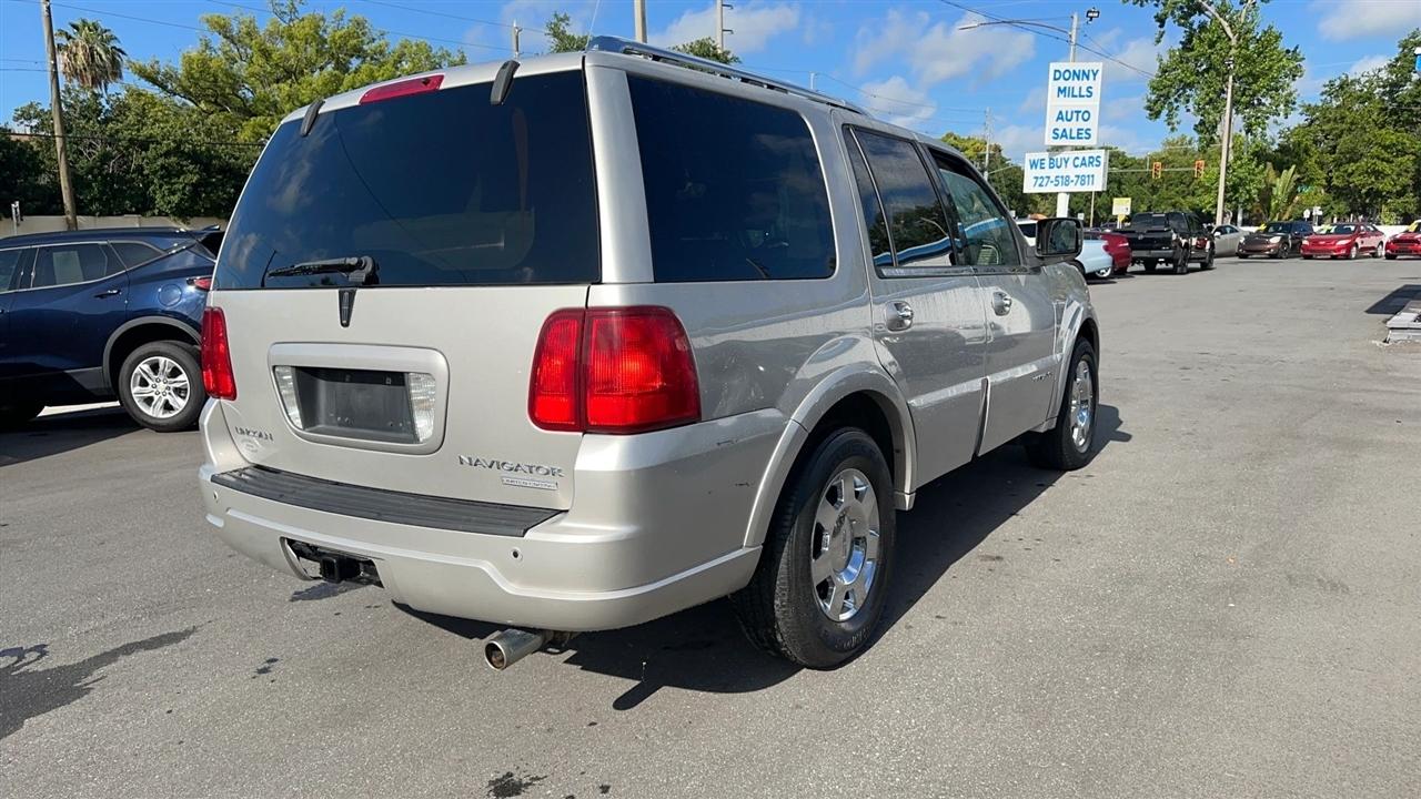 Lincoln Navigator 4dr 4WD Ultimate 2006