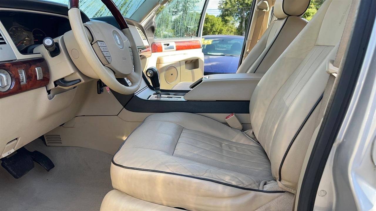 Lincoln Navigator 4dr 4WD Ultimate 2006