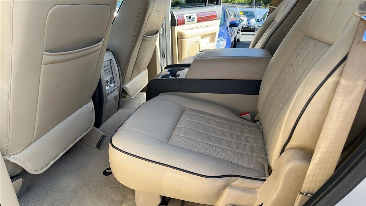 Lincoln Navigator 4dr 4WD Ultimate 2006