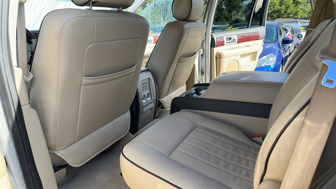 Lincoln Navigator 4dr 4WD Ultimate 2006