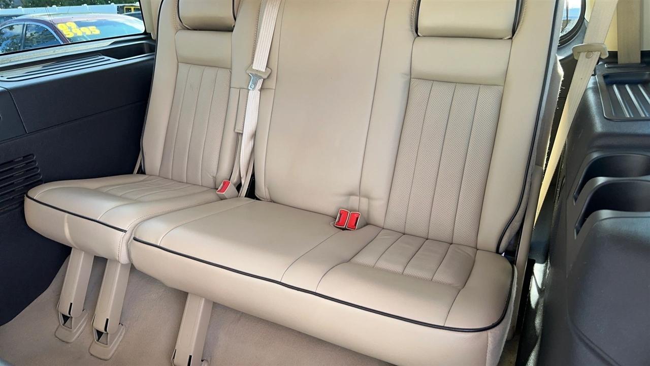 Lincoln Navigator 4dr 4WD Ultimate 2006