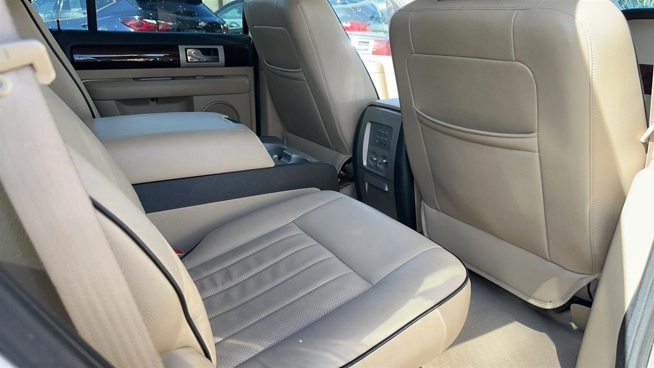 Lincoln Navigator 4dr 4WD Ultimate 2006