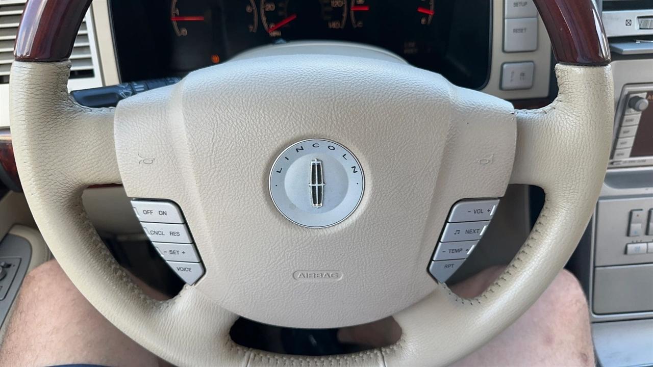 Lincoln Navigator 4dr 4WD Ultimate 2006