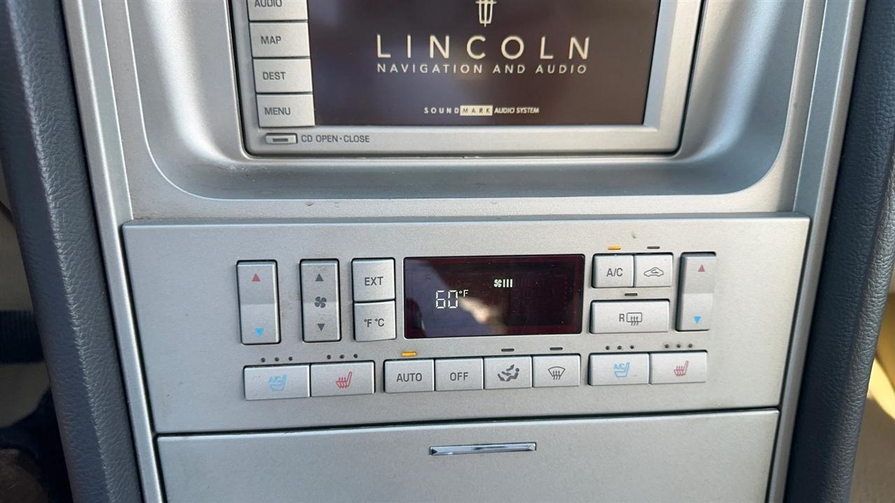 Lincoln Navigator 4dr 4WD Ultimate 2006