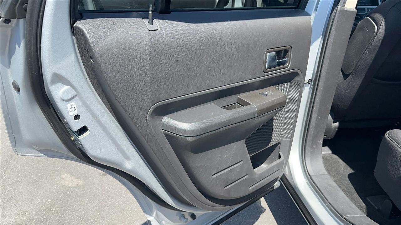 Ford Edge 4dr SE FWD 2010