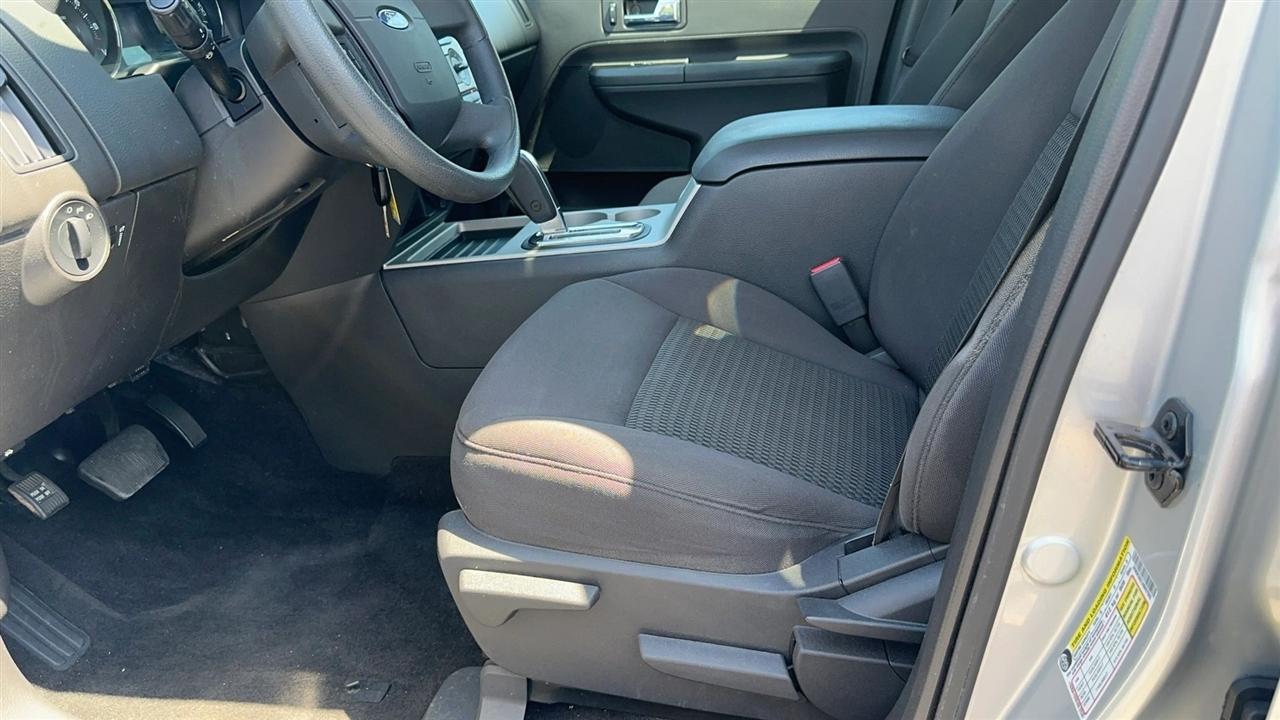 Ford Edge 4dr SE FWD 2010