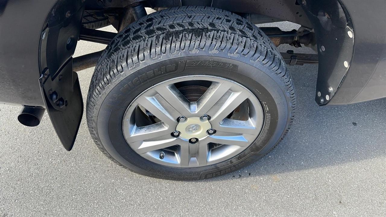 Toyota Tundra 2WD Truck Dbl 5.7L V8 6-Spd AT LTD (Natl) 2010