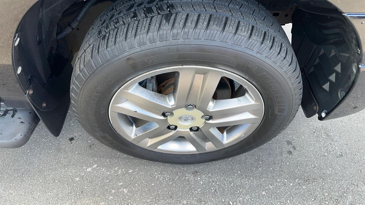 Toyota Tundra 2WD Truck Dbl 5.7L V8 6-Spd AT LTD (Natl) 2010